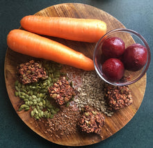 Load image into Gallery viewer, Hoofas by Woofas - Beetroot & Carrot - Woofas Barkery